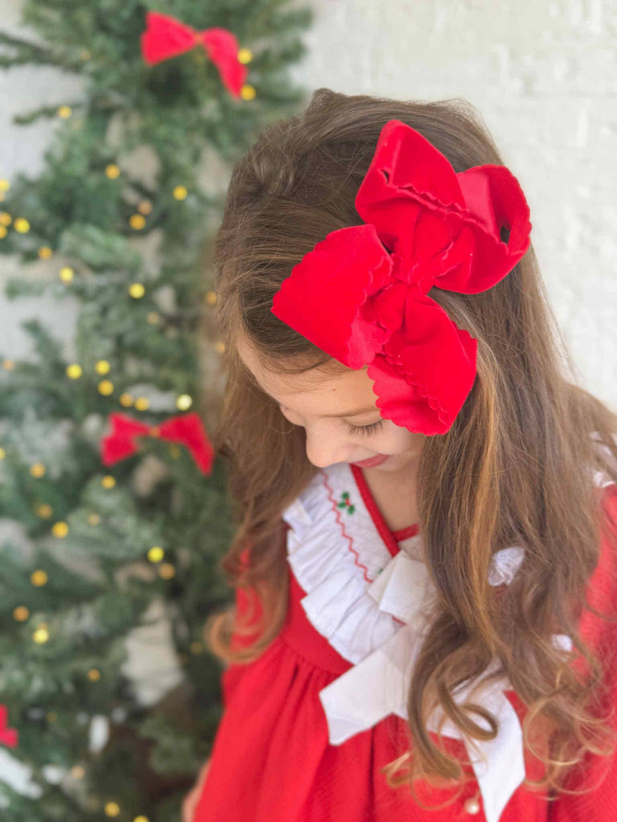 Holly Red Velvet Scallop Bows