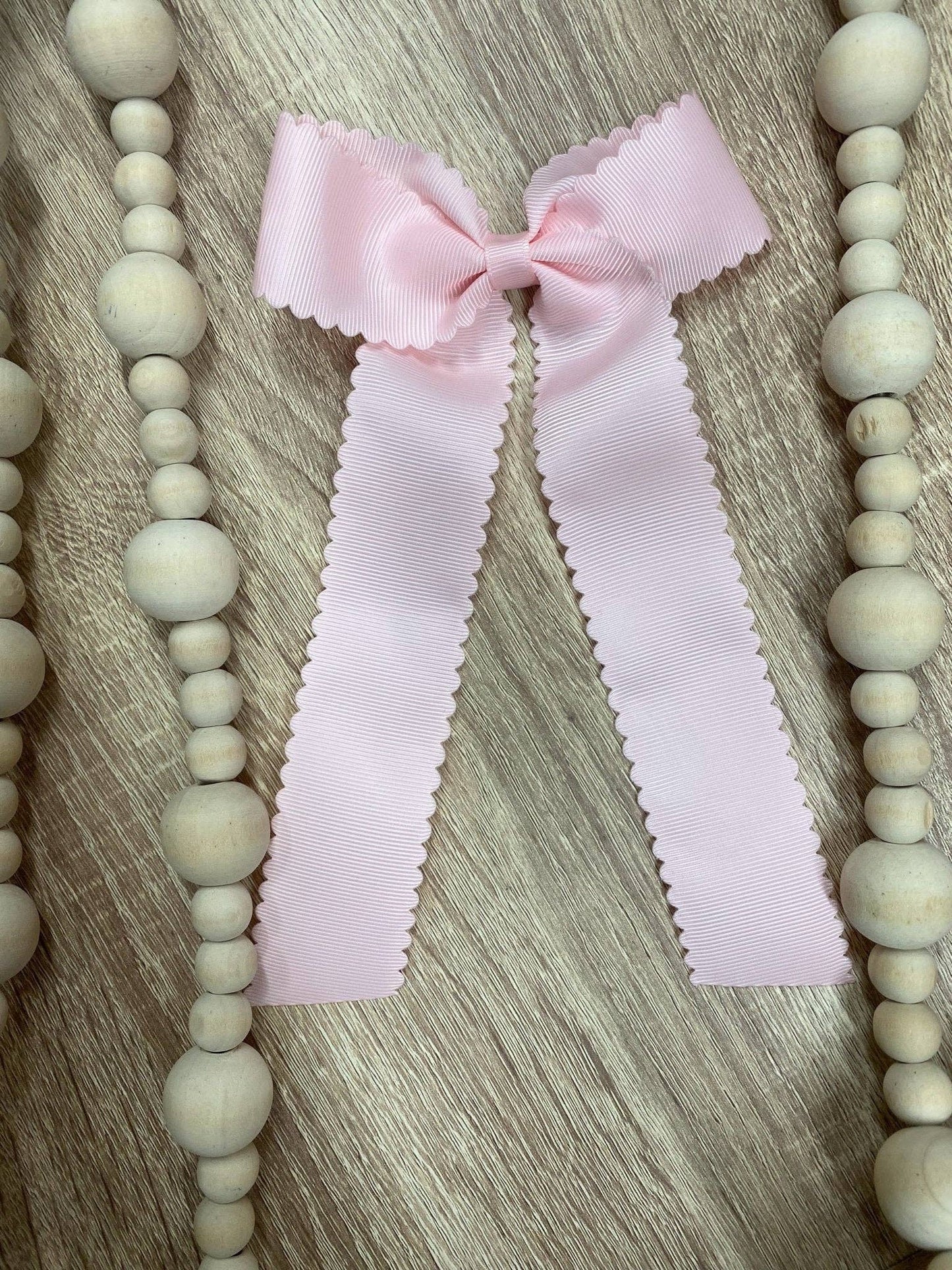 Scalloped Long Tail Bow with Alligator Clip: Light Pink