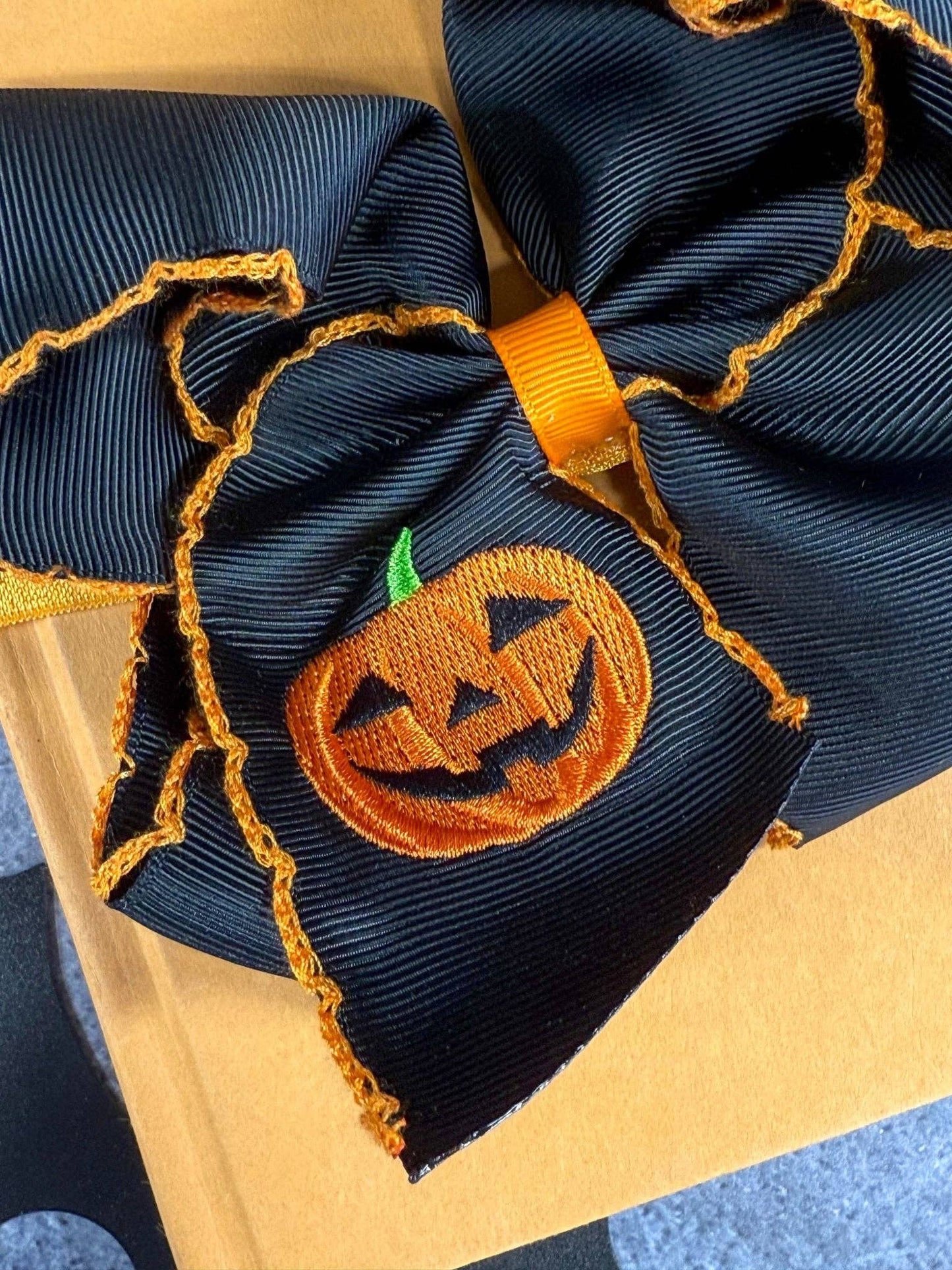 Jack-o-Lantern Embroidered Moonstitch Hair Bow | Clip