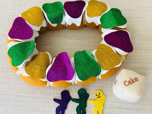 Plush King cake game (includes 12 slices and 3 babies)