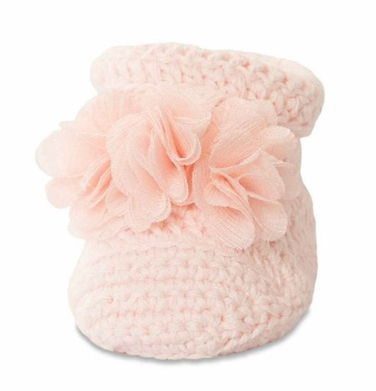 Elyn pink crochet bootie