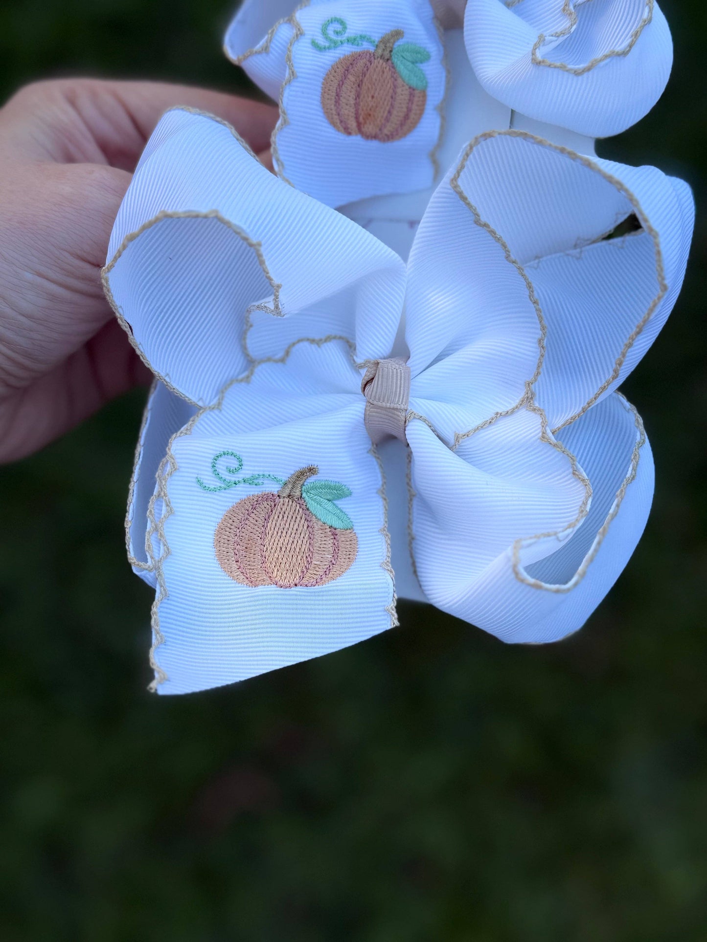 Heirloom Pumpkin Embroidered Bows: 4 inch