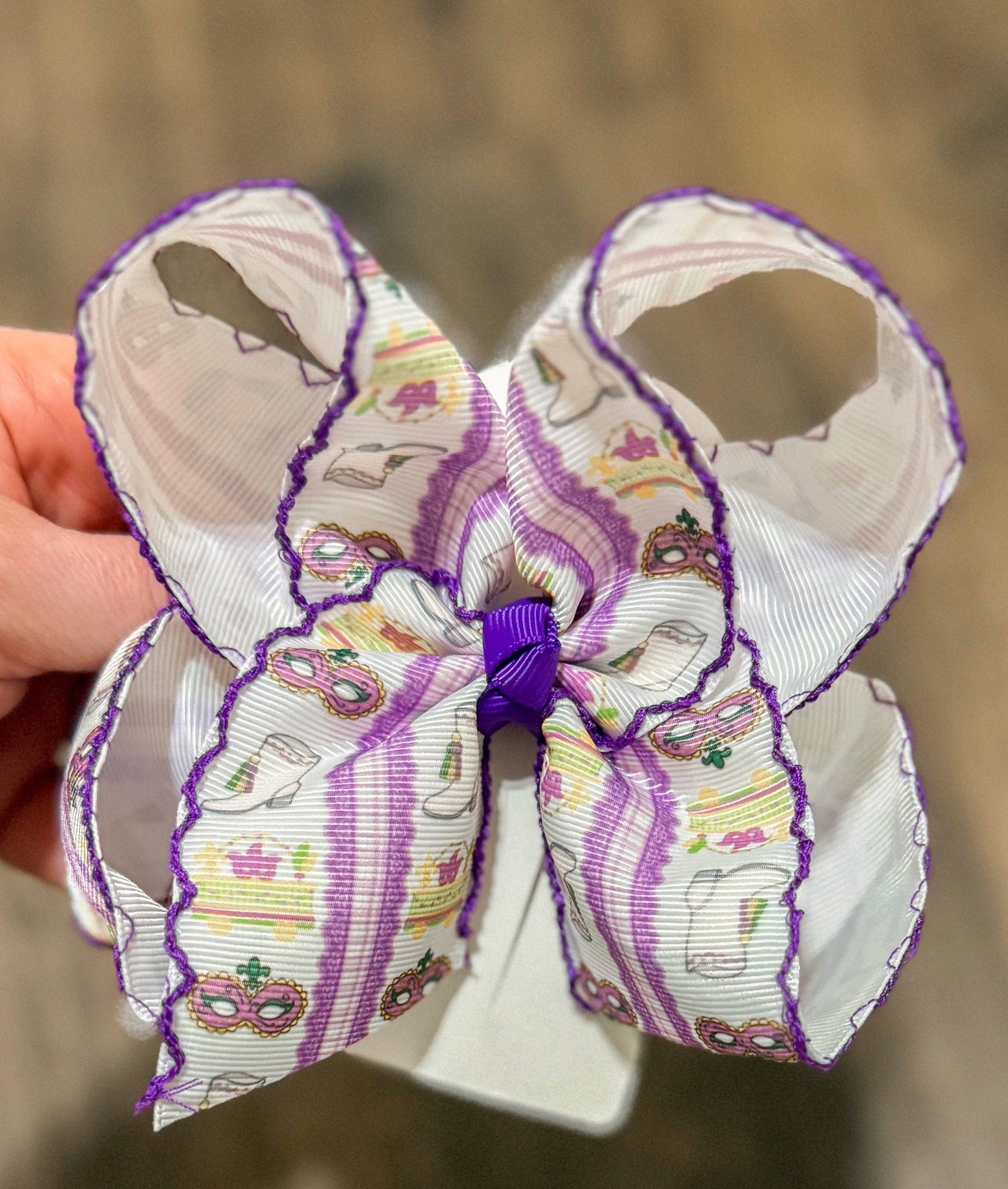 Parade Route Moonstitch Bow